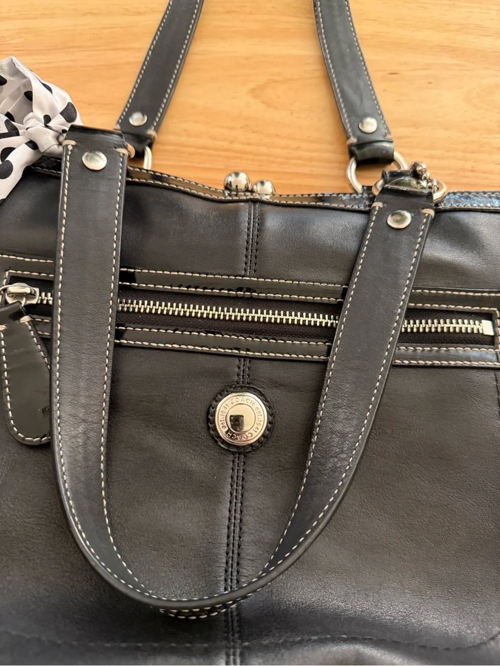Black Coach Laura Carryall Kisslock